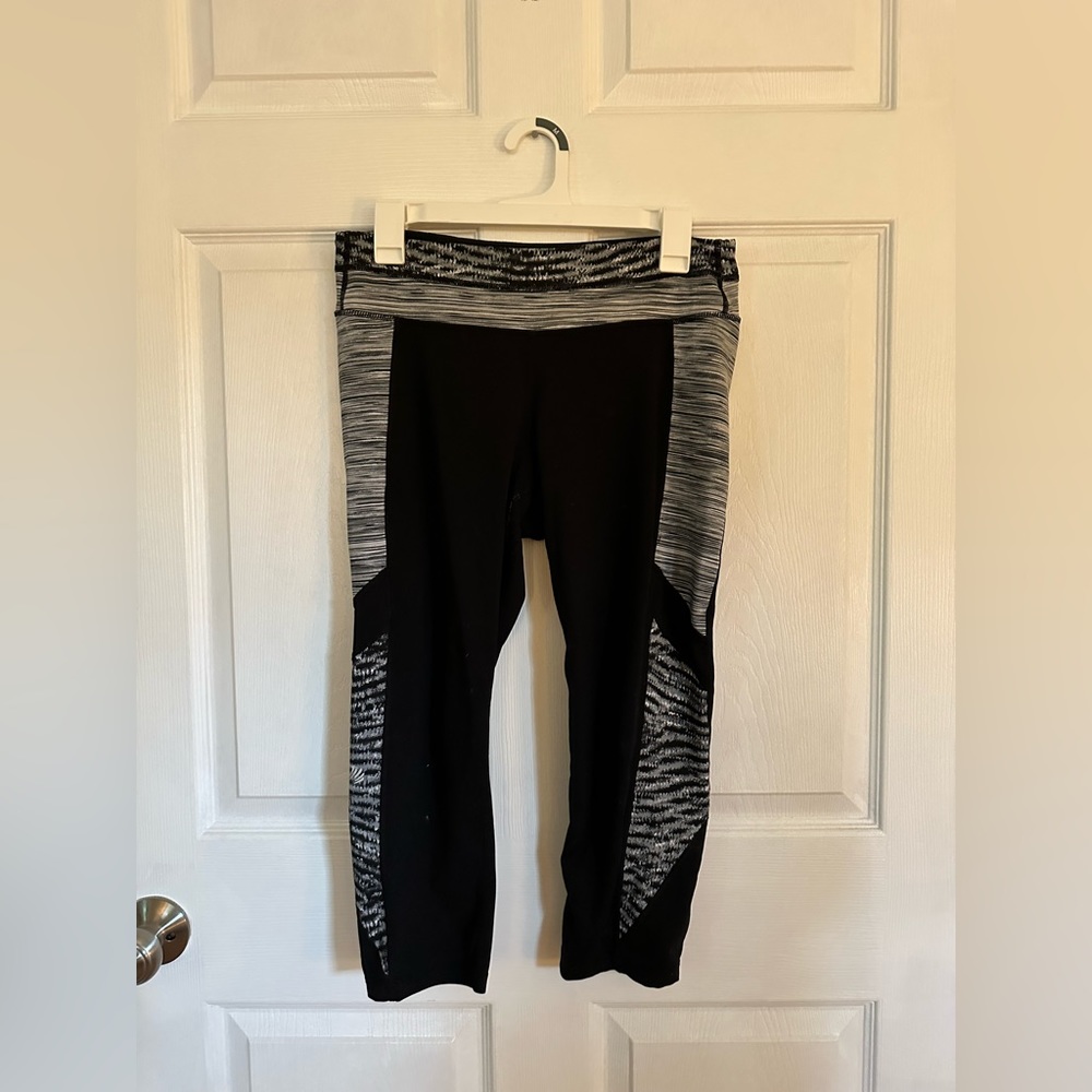 Medium athletic leggings